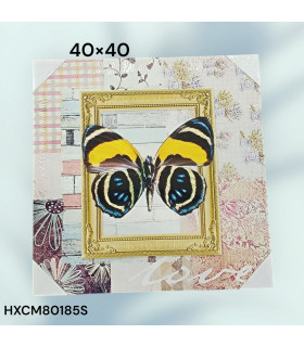 Cuadro Decorativo con Diseño de Mariposa en Marco Dorado